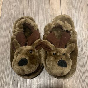 Size 6 deer house slippers
